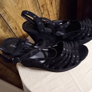 Xhilaration ladies suede platform shoes